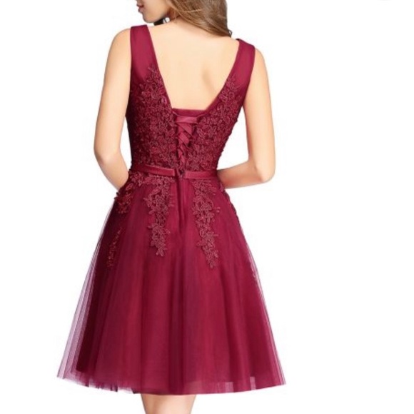 A-line Knee-length Tulle Prom Dress with Appliqués - Picture 4 of 15